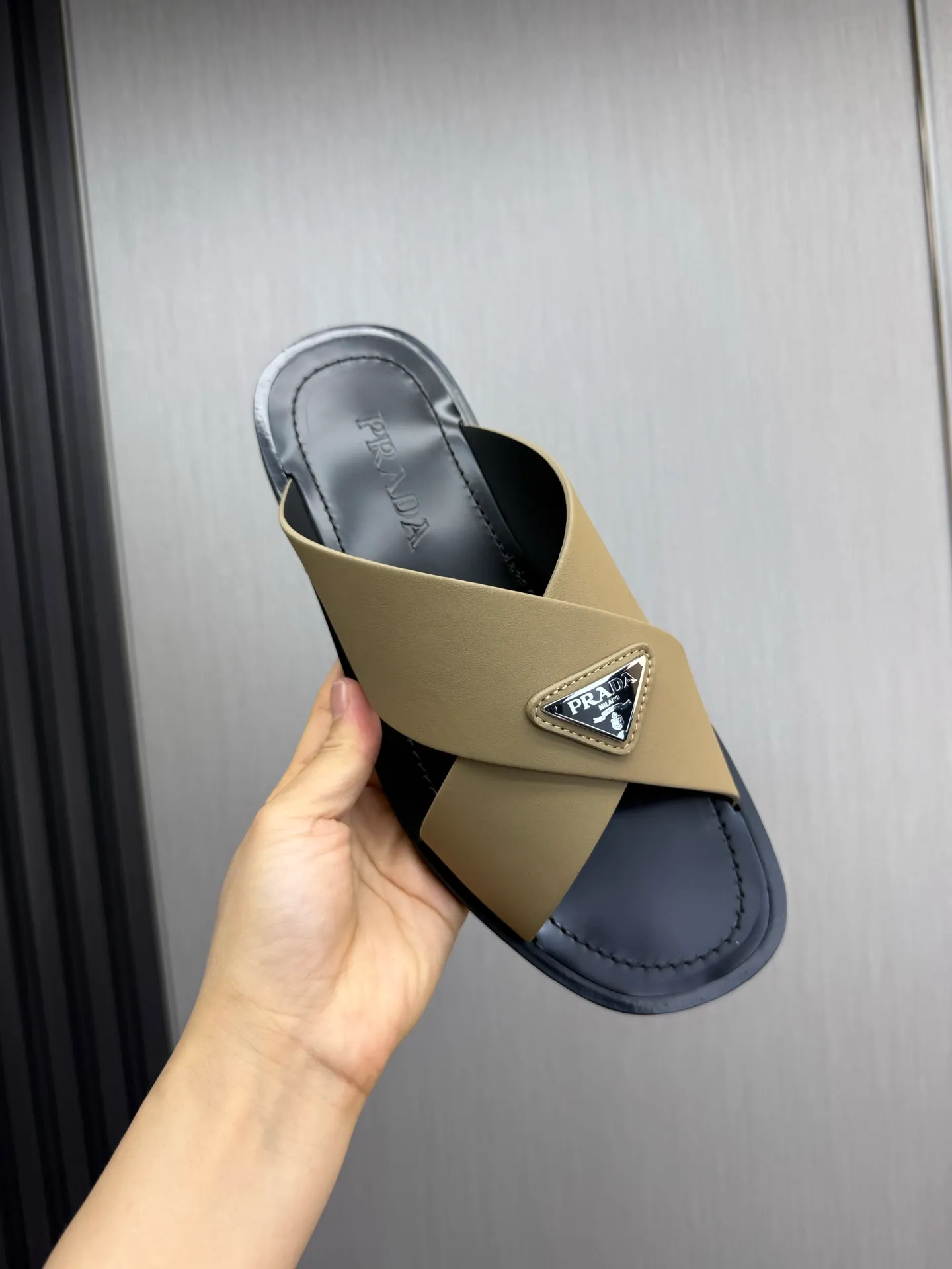 Factory price 340💰 ＰＲＡＤＡPrada - popular men's slippers hot sale 🔥 🩴Official website one to one production 38-45 sizes 45 46 🉑️Customized!